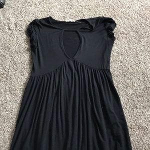 Black shift key hole dress